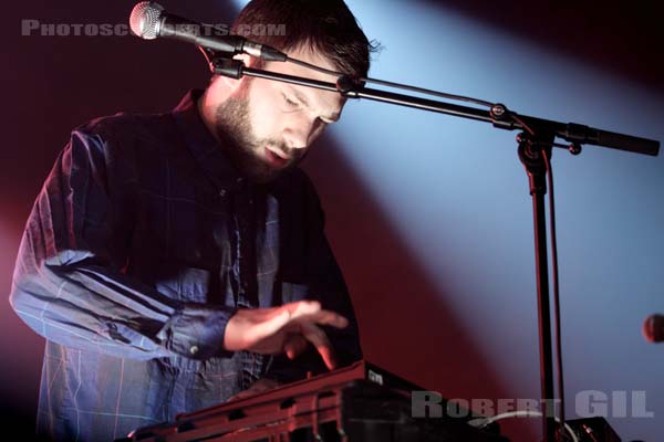 MOUNT KIMBIE - 2013-10-31 - PARIS - Grande Halle de La Villette - 